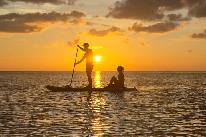 Sunset Paddleboarding Over Reefs in San Andrés: A Golden-Hour SUP Experience