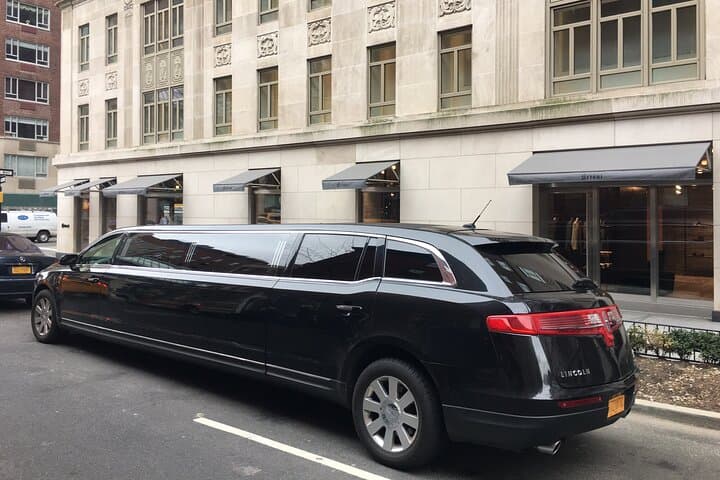 LaGuardia to Manhattan Private Transfer — LGA Limo, SUV & Sprinter Van Service photo 2