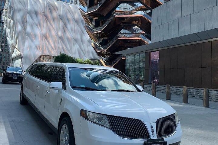 LaGuardia to Manhattan Private Transfer — LGA Limo, SUV & Sprinter Van Service photo 4