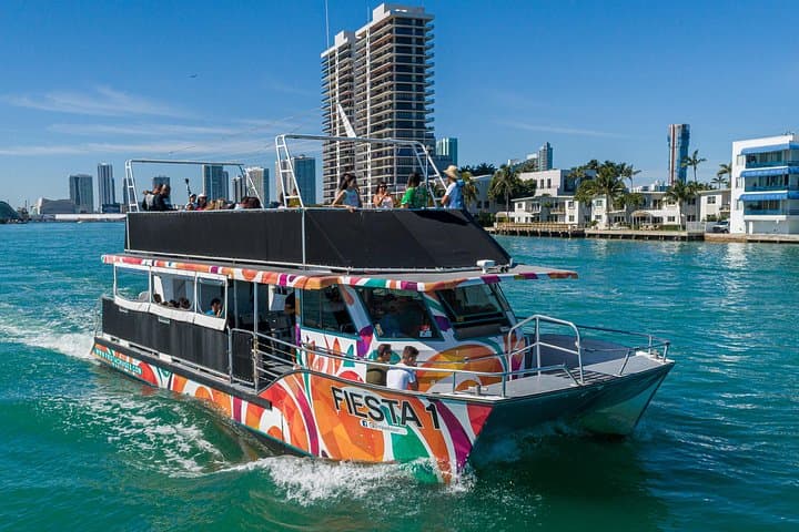 Miami Twilight Skyline Cruise: Biscayne Bay Night Cruise from Bayside Marketplace photo 3