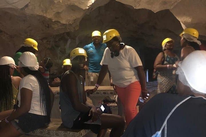 Green Grotto Caves and Dunn's River Falls Day Trip from Ocho Rios photo 3