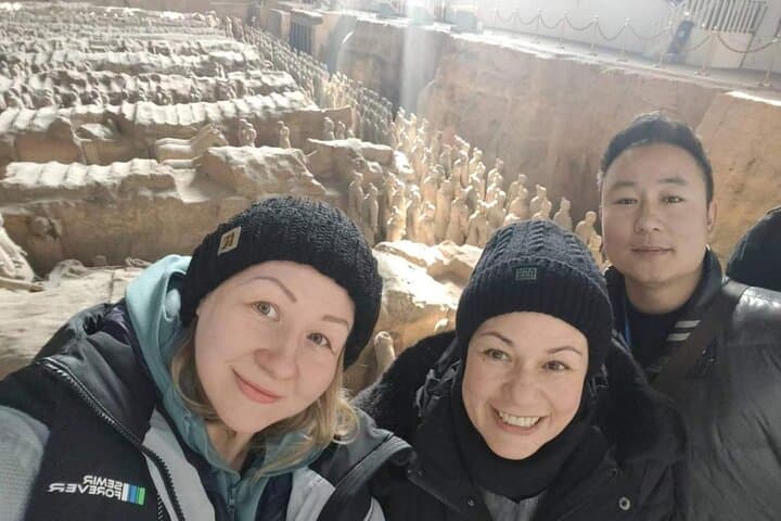 Xi'an Terracotta Warriors & Ancient City Wall Private Day Tour — Full-Day Cultural and Historical Experience photo 3