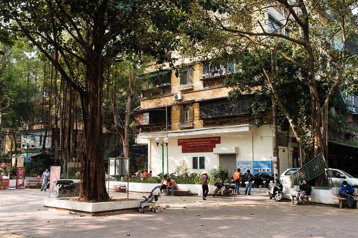 Hanoi E‑Bike Tour: Ride Where the Locals Live photo 4