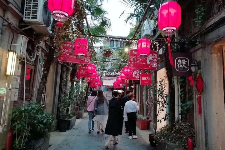 Private Full-Day Shanghai Highlights Tour: Bund, Yu Garden & French Concession photo 2