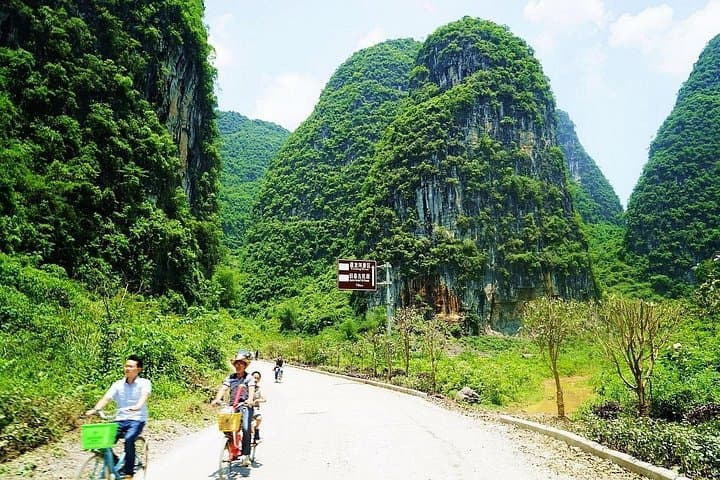 Li River Day Cruise from Guilin to Yangshuo with Biking — Private Full-Day Tour photo 2