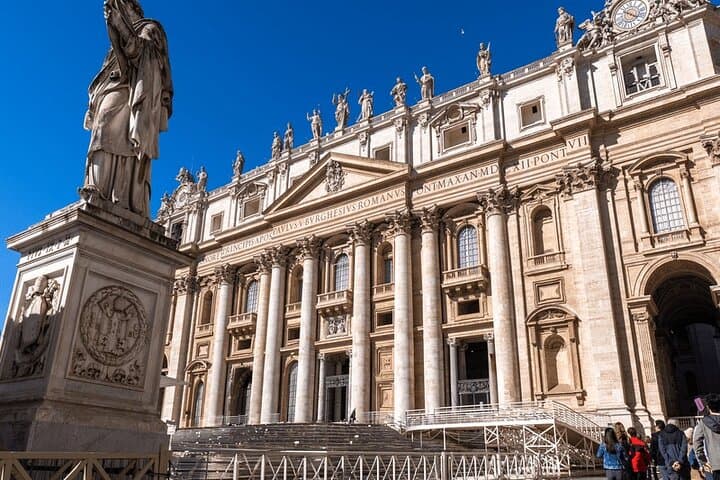 St. Peter's Basilica Express Guided Tour — Vatican Grottoes & Dome Views photo 3