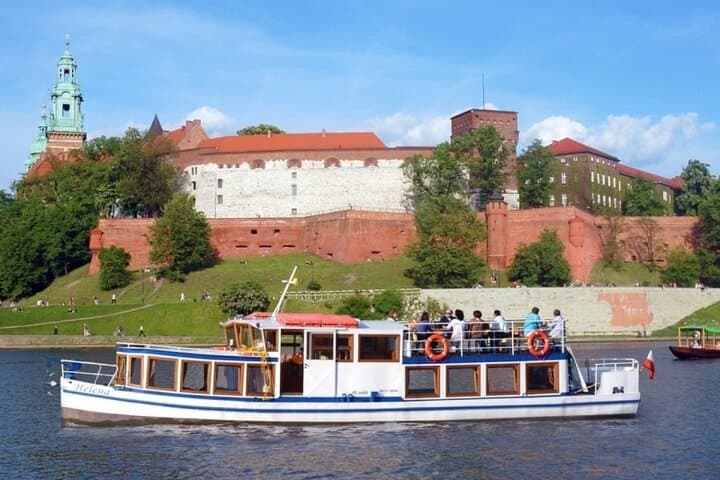 Cracow City Boat Tour: 30-Minute Vistula River Cruise photo 4