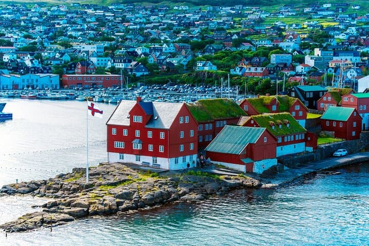 Guided Tórshavn City Walk — Private 90-Min Tour of Tinganes, Skansin & Reyn