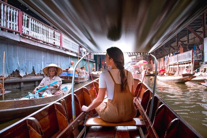 Bangkok Day Tour: Floating Market, Dragon Temple, Bubble Cafe & Chinatown