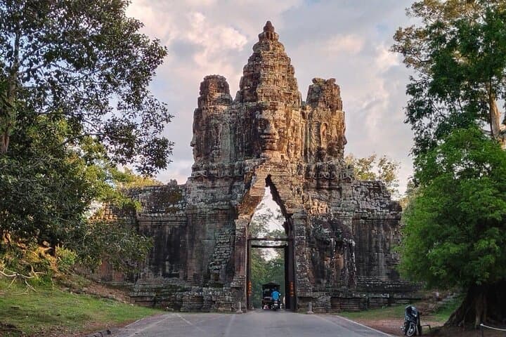 Sunset at Angkor Wat: Half-Day Afternoon Tour from Siem Reap photo 3