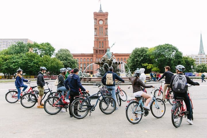 Explore Berlin by E-Bike: Victory Column Climb & Beer Garden Lunch