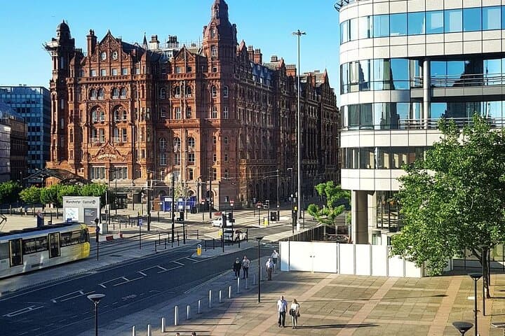 Explore Manchester in 60 Minutes: Local-Led Walking Tour & Insider Tips