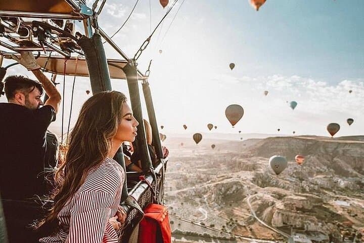 Sunrise Hot Air Balloon Flight in Cappadocia — Göreme Balloon Tour Guide photo 4