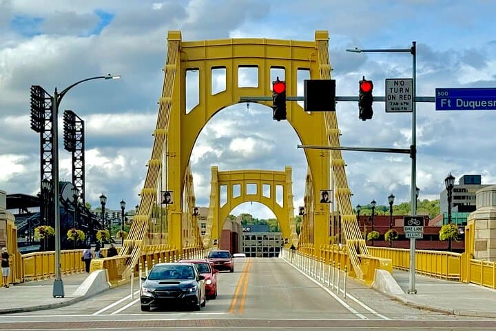 Private Walking Food Tour in Pittsburgh — Downtown Eats, History & River Views photo 4