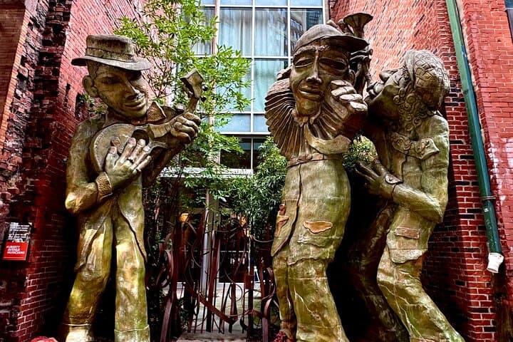 Private Walking Food Tour in Pittsburgh — Downtown Eats, History & River Views photo 3
