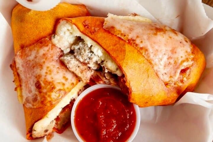 Private Walking Food Tour in Pittsburgh — Downtown Eats, History & River Views photo 6