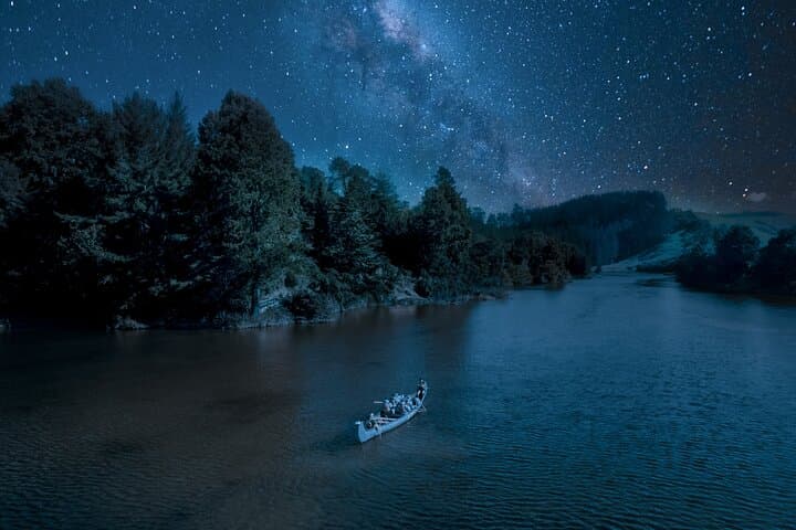 Tauranga Evening Big Kanu Glowworm Tour on Lake McLaren photo 3