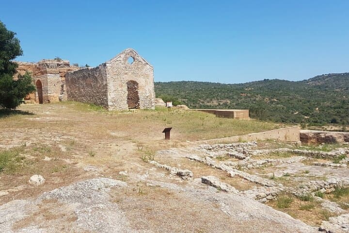 Half-Day Jeep Safari in the Algarve Mountains — Alte Springs, Paderne Castle & Rural Quinta photo 5