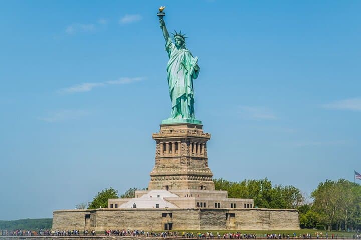 New York Main Attractions Tour — Bus & Subway Sightseeing from St. Patrick’s