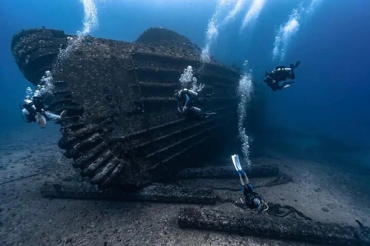 Private Introductory Scuba Diving in Oahu — Beginner Beach or Boat Dives photo 5