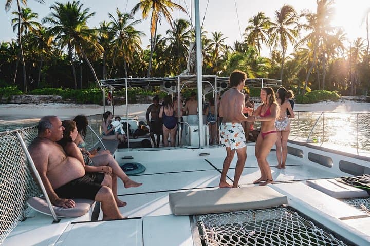Isla Mujeres Spring Break Catamaran: Snorkel, Open Bar & Beach Club Party photo 6