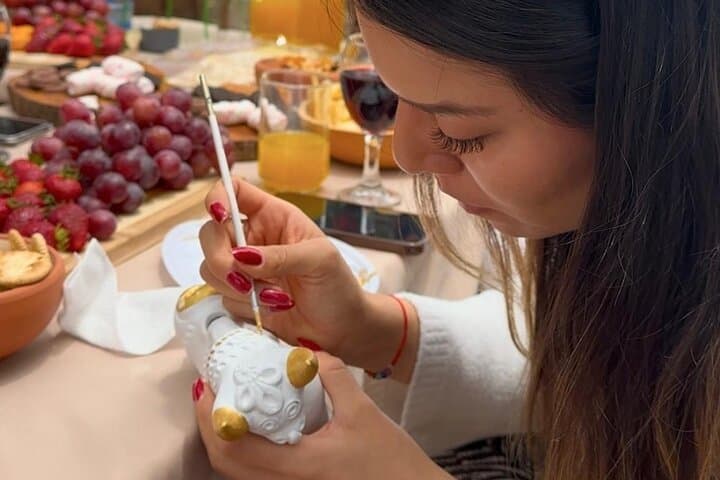 Private Artistic Picnic & Forest Painting Workshop Near Cusco photo 2