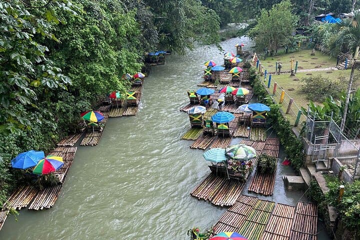 Montego Bay Bamboo Rafting & Beef Patty Stop — Scenic River Rafting and Local Flavors photo 5