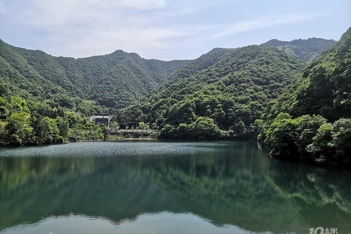 Tofu Ancient Trail Hiking from Shanghai: Day Trip by Bullet Train to Hangzhou photo 3