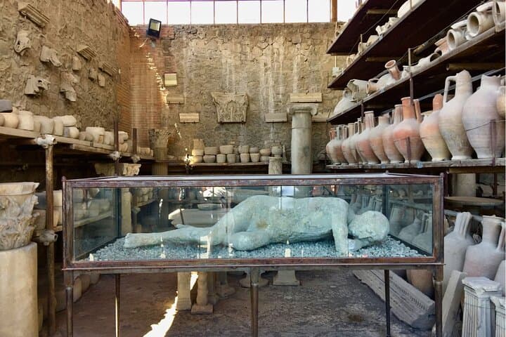 Pompeii Fast-Track Entry with Audio Guide: Explore Roman Ruins & Villas photo 4