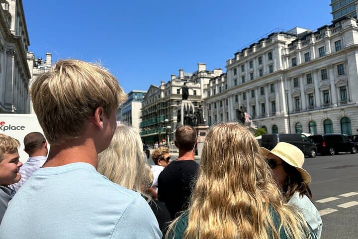 family-friendly-london-walking-tour-westminster-to-buckingham photo 4