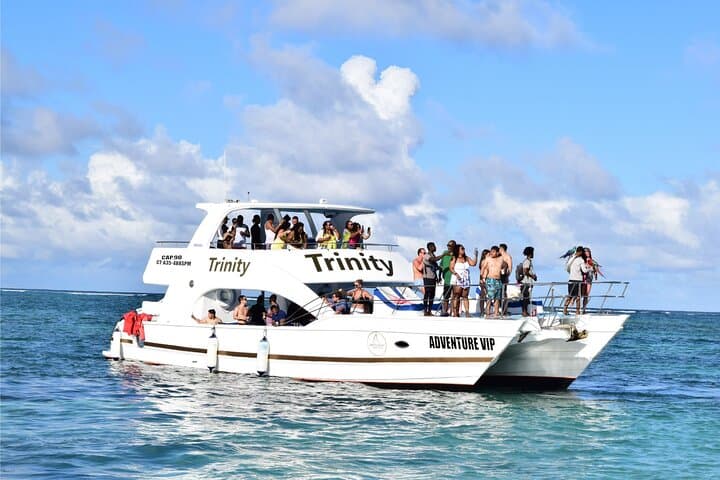 Punta Cana Catamaran Party: 3-Hour Open-Bar Snorkel & Beach Bash photo 4