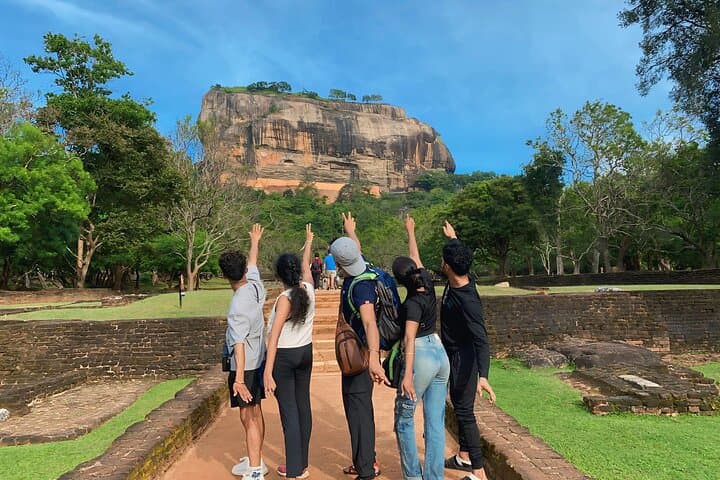 Sigiriya Rock Climb, Village Village Tour, Cooking Class & Minneriya Elephant Safari photo 2