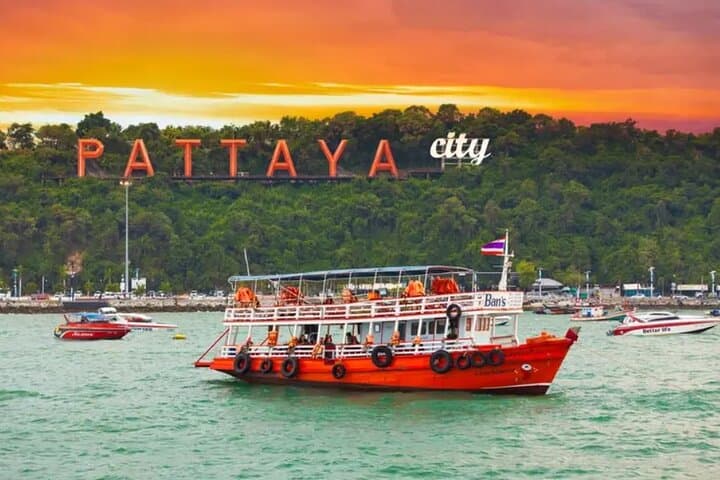 Pattaya in a Day: 12-Hour Private Tour to Sanctuary of Truth, Big Buddha & Beach