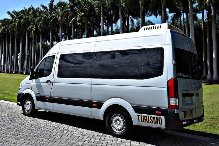 San José to Manuel Antonio Private Transfer — 3-Hour Door-to-Door Shuttle photo 1