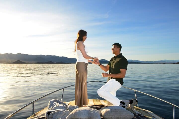 Lake Mead Private Boat Tour: Hidden Beaches, Sandbars & Desert Coves from Las Vegas photo 2