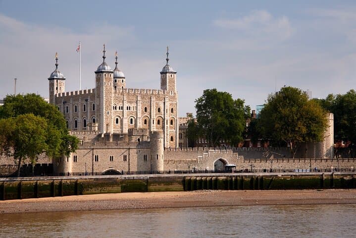 London's Ultimate Routemaster Bus Tour: 90-Minute Live-Guided Open-Top Ride photo 5
