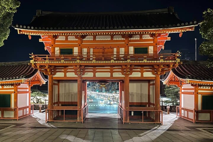 Kyoto Gion Night Walking Tour — Geisha Streets & Illuminated Yasaka Pagoda photo 3