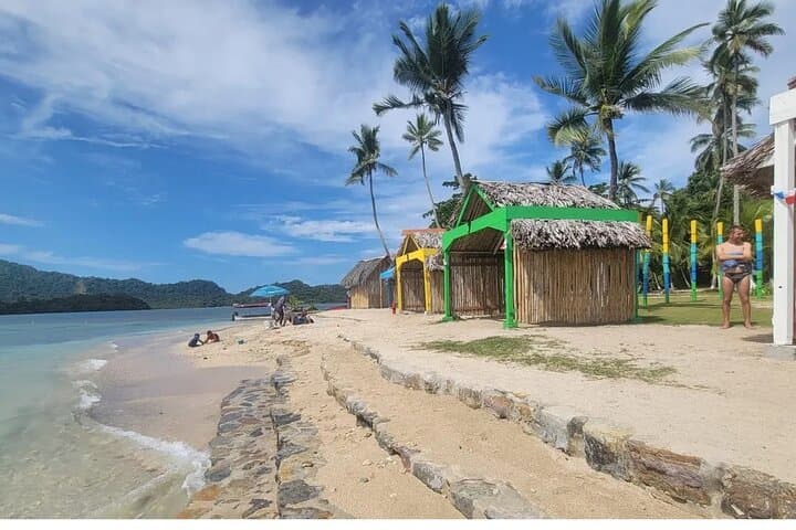 Mamey Island Beach Day — Portobelo’s Turquoise Pools & Monkey Island photo 3