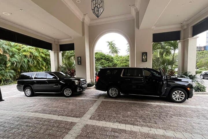 Miami private hotel to airport black car transfer photo 3