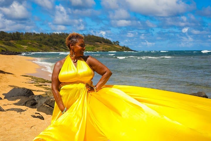Flying Dress Photoshoot in Playa del Carmen — Beach Portrait Session photo 3