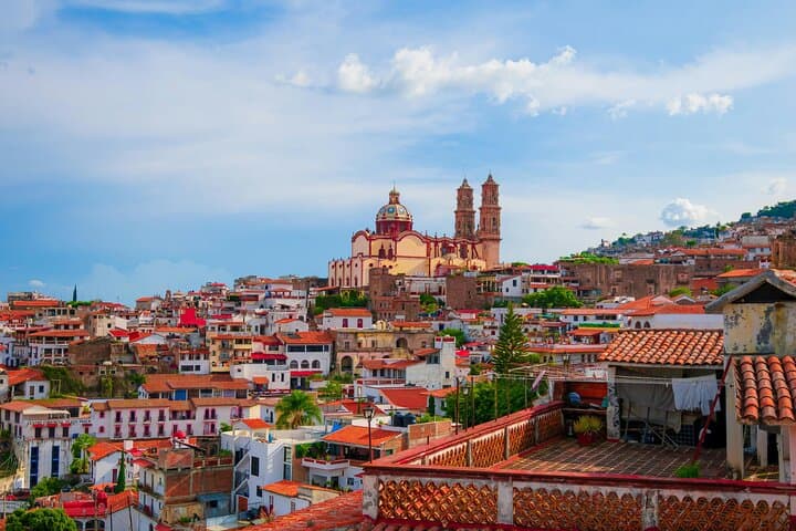 Taxco Santa Prisca Minivan Tour from Zihuatanejo — 2-Day Colonial Escape photo 3