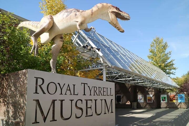 Drumheller Day Trip from Calgary: Royal Tyrrell, Hoodoos & Atlas Coal Mine