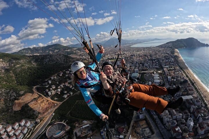 Alanya 700m Tandem Paragliding: 25-Minute Flight from Taurus to Cleopatra Beach photo 2