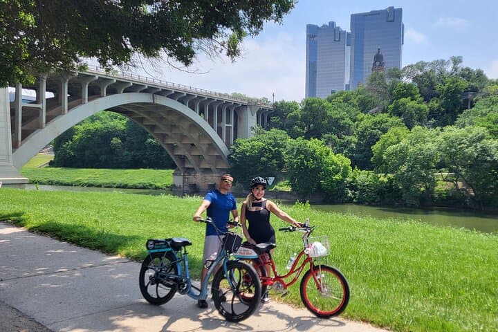 Legends and Outlaws eBike Guided Tour of Fort Worth — Trinity Trails & Downtown Sights photo 4