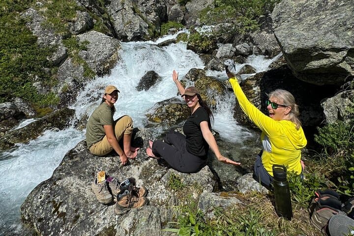 Palmer to Eska Falls: Full-Day Guided Hike to Hidden Waterfalls photo 6