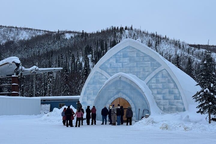 Chena Hot Springs Small Group Tour: Fairbanks Round-Trip to Natural Hot Springs & Ice Museum photo 2