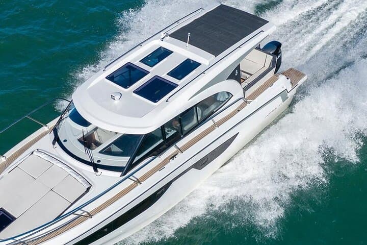 Syracuse Coast Private Boat Tour: Sea Caves, Ortigia & Plemmirio Nature Reserve
