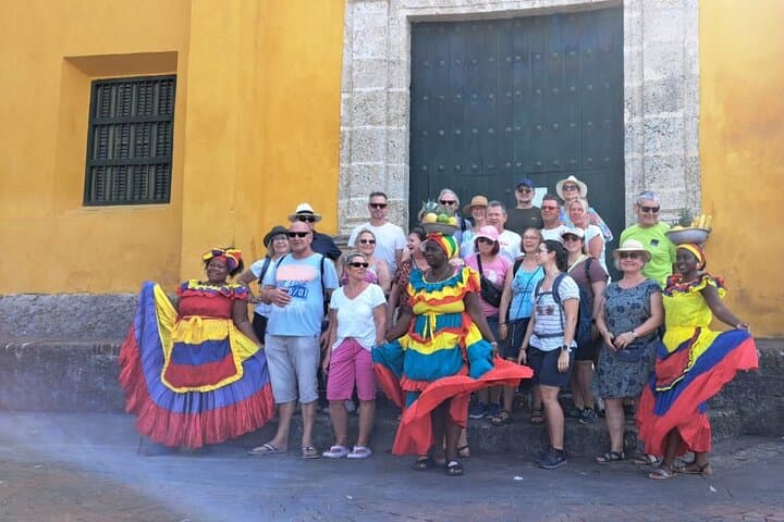 Walking the Walled City: Cartagena Historic Tour in Small Groups