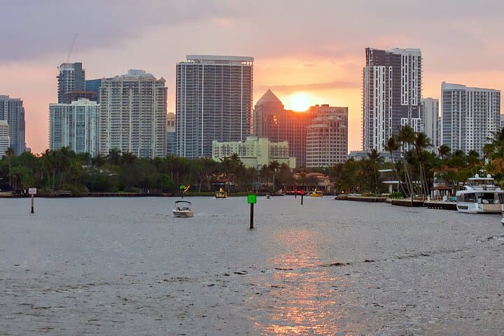 Sunset Catamaran Cruise Fort Lauderdale: Champagne Sail Past Millionaires Row photo 4
