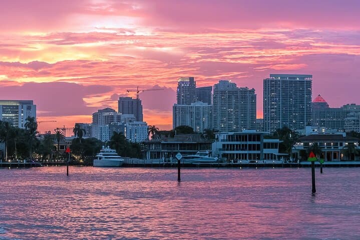 Sunset Catamaran Cruise Fort Lauderdale: Champagne Sail Past Millionaires Row photo 5
